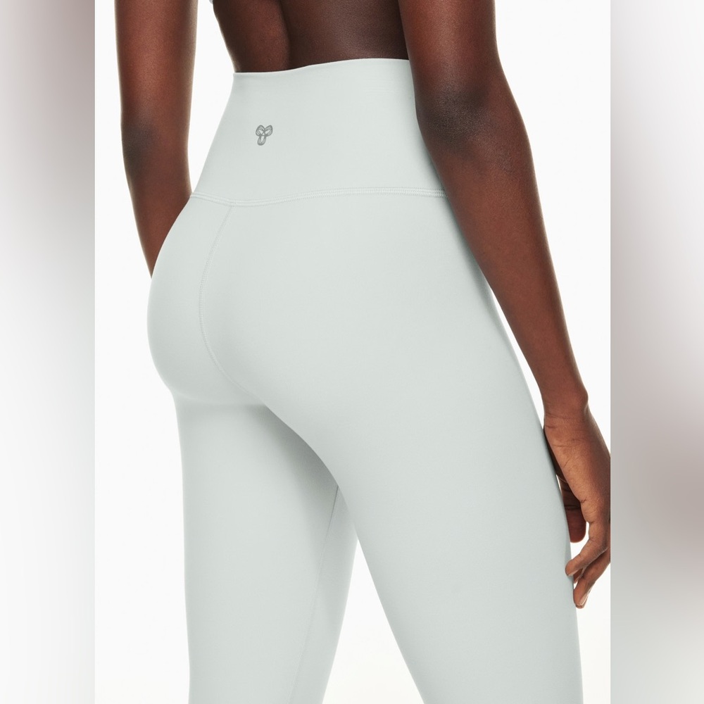 Aritzia TNA Butter Cropped Leggings
